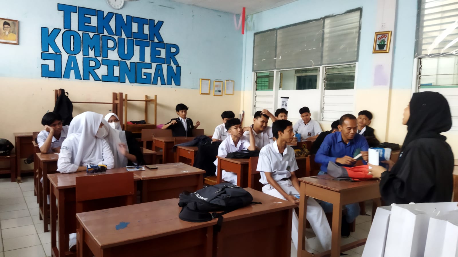 Persentasi Program Kuliah kepada Siswa/i